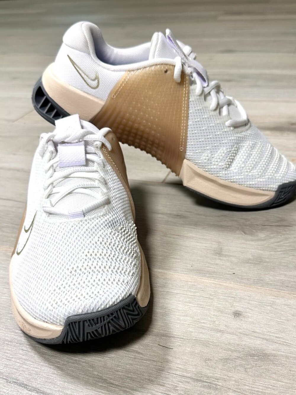 Nike Metcon 9 White Metallic Gold Sanddrift Training Shoes Women’s 7